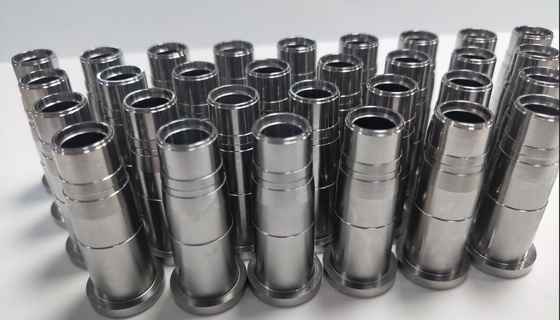 Pièces de usinage de tour en plastique du moule S136, composants de rotation universels de commande numérique par ordinateur