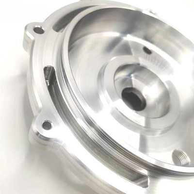 Traitement de la pièce à usiner et traitement par oxydation de la couverture avant en alliage d'aluminium pour le tournage CNC de précision