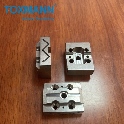 Machining CNC sur mesure pour l'acier allié de précision, fourniture de services de transformation CNC pour le tournage, le fraisage et le broyage