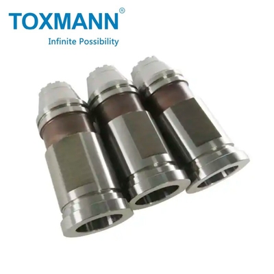 Pièces à matrices coulissantes mécaniques pour fixations à perforation en forme de perforateur de précision non standard