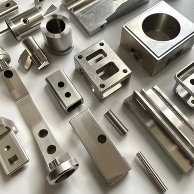 Services d'usinage CNC de précision: pièces en aluminium 6061 sur mesure et prototypage rapide